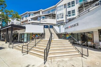 Building Photo - 762 S Village Cir