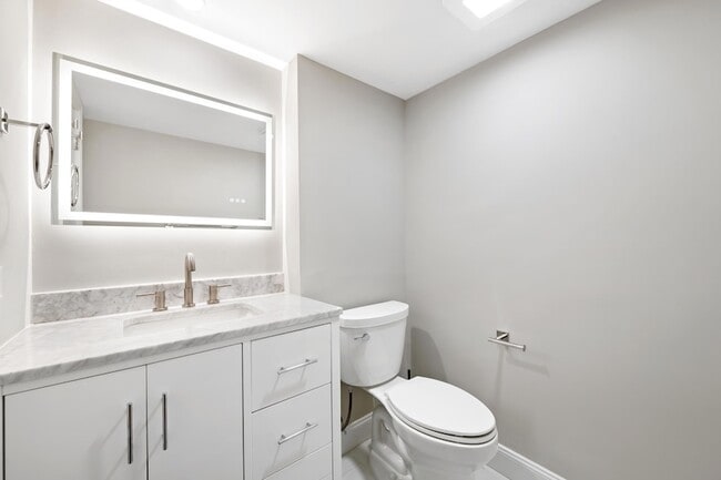 Building Photo - 3850 Galt Ocean Dr