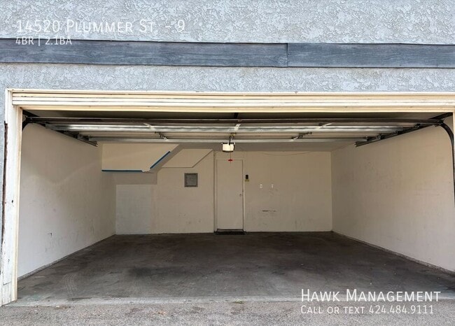 Building Photo - 14520 Plummer St