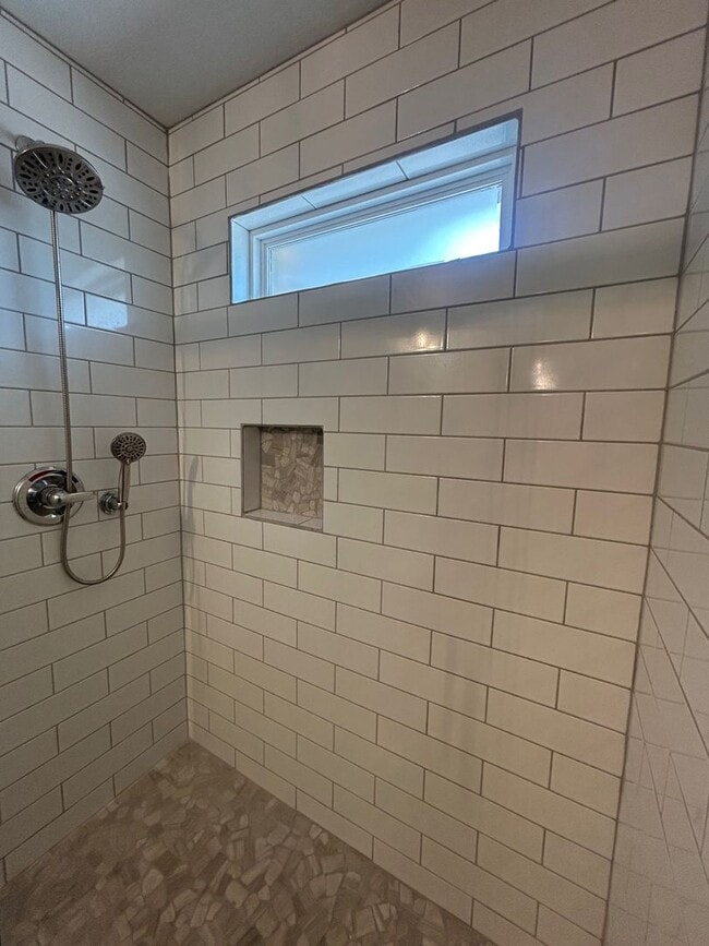 Building Photo - Beautiful Updated Home