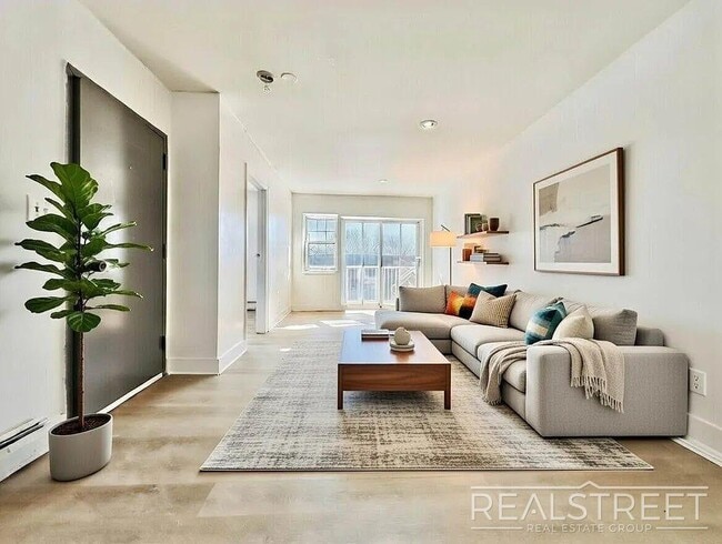 Building Photo - 1351 Decatur St