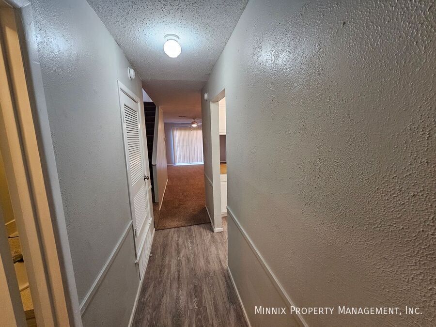 Building Photo - 1708 Yonkers-B