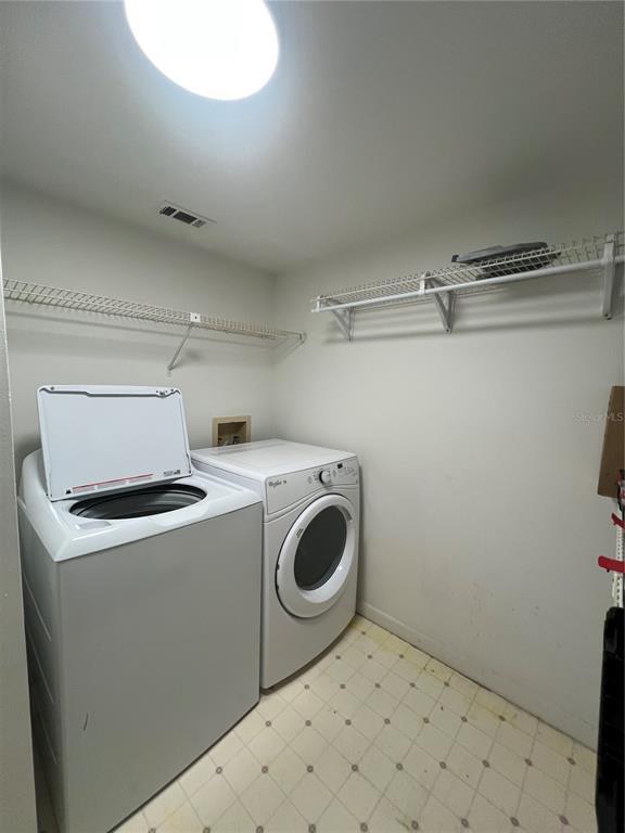 Building Photo - 1313 S Pine Ridge Cir