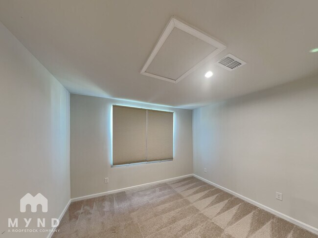 Building Photo - 725 Point Andrews Dr SW