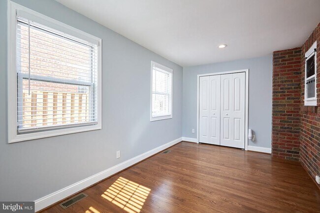Building Photo - 4912 Brandywine St NW