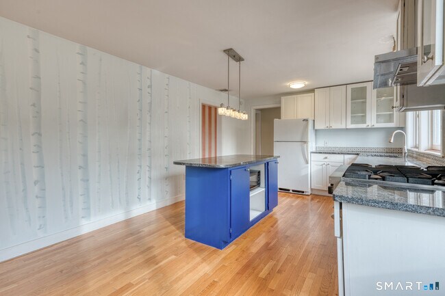 Building Photo - 23 Moulton Rd