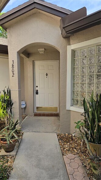 Building Photo - 3802 NW 122nd Ter