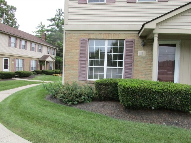 Building Photo - 2 br, 1.5 bath Condo - 1183 Bethel Rd