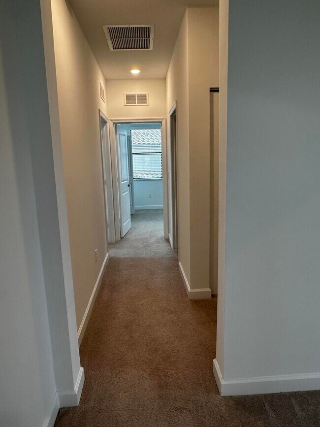 Building Photo - 1307 Whitcombe Dr
