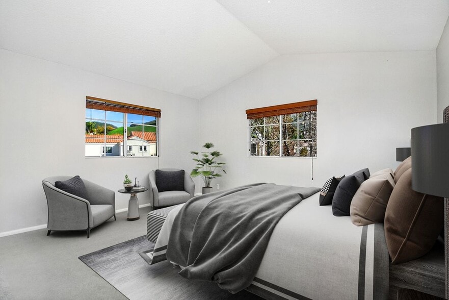 Building Photo - 4325 Oak Glen St