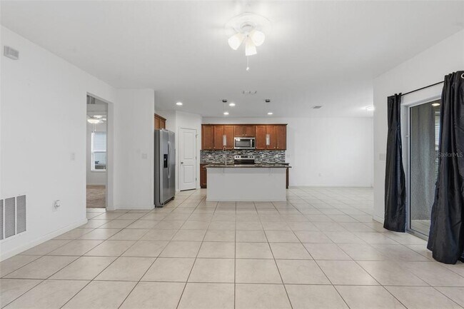 Building Photo - 836 Cambridge Dr