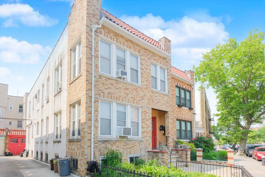 Primary Photo - 8120 6th Ave