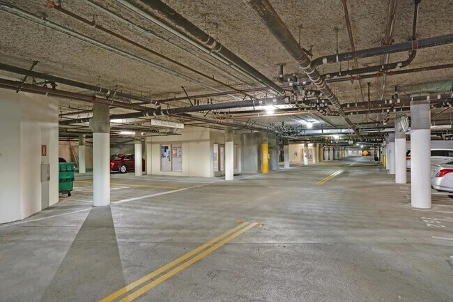 Building Photo - Wonderful Dublin Condo