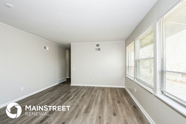 Building Photo - 11058 Perham Dr