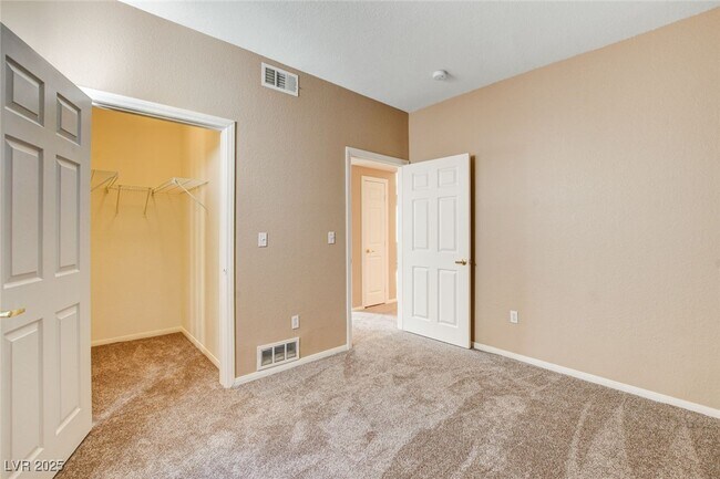 Building Photo - 6955 N Durango Dr