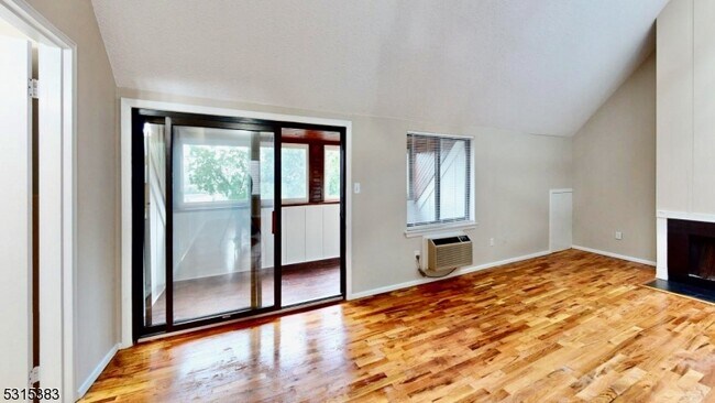 Building Photo - 2 Hackensack St