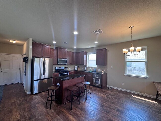 Building Photo - 321 Callahan Ln