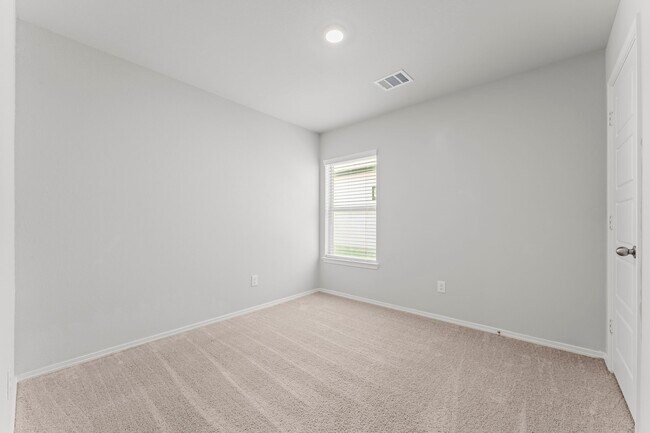 Building Photo - 603 Levine Ct