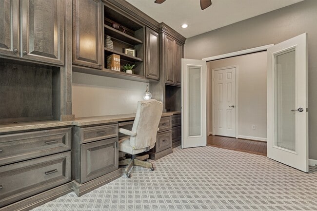 Building Photo - 47 Firethorn Pl