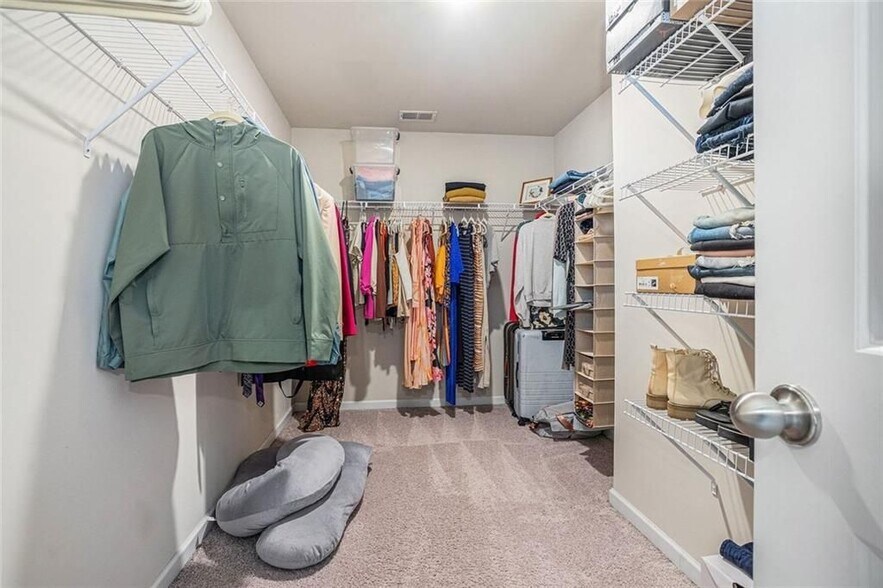 Building Photo - 5526 Donerail St