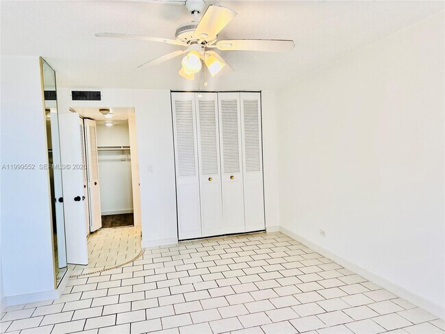 Building Photo - 250 174th St