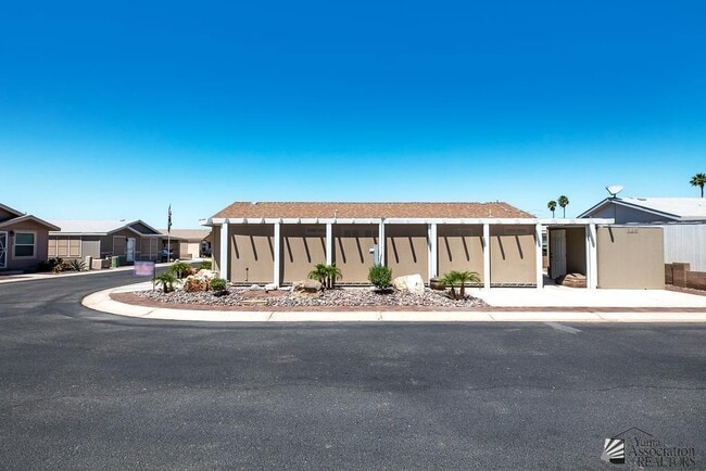 Building Photo - 5584 E 34th Pl