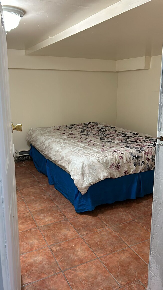 Building Photo - 11 Frederic Pl