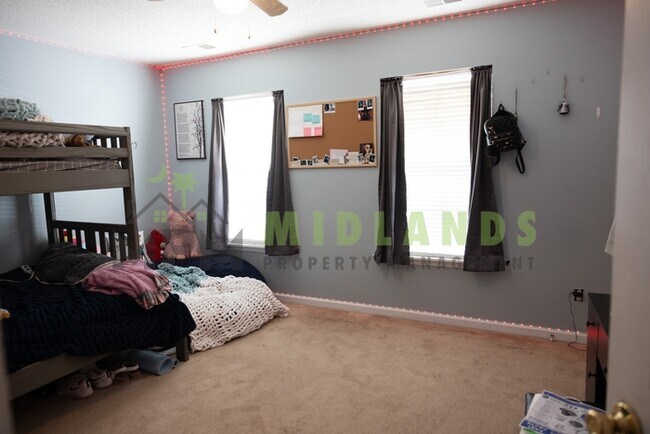 Building Photo - 233 Seabiscuit Ln