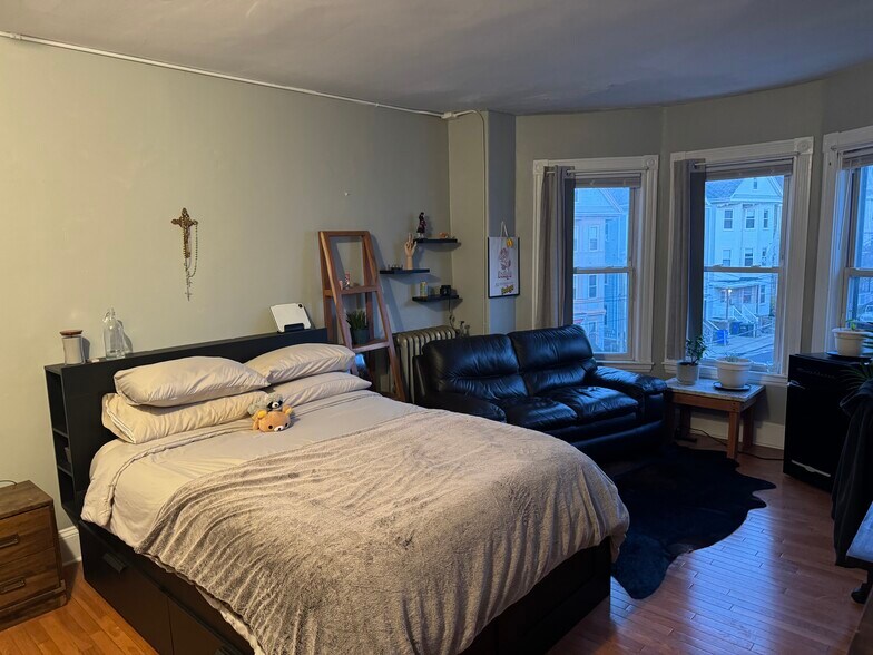 Building Photo - 1 Sachem St