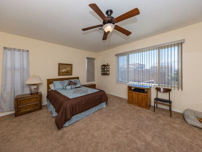 Building Photo - Furnished pool home for rent!