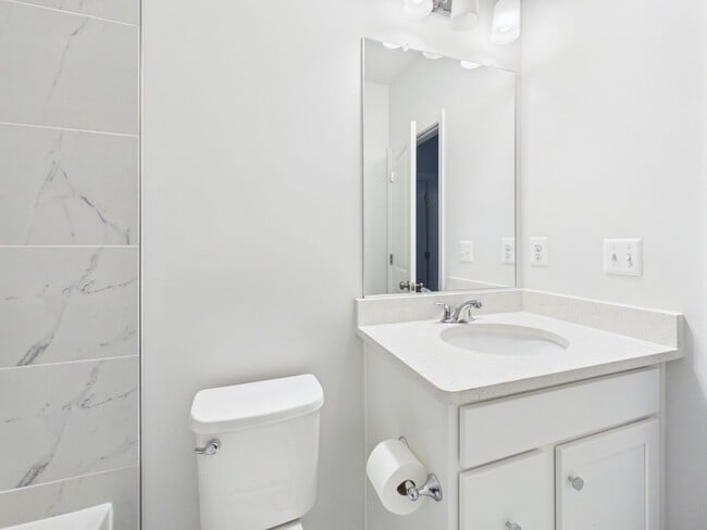 Building Photo - 640 Brookwood Glen Terrace