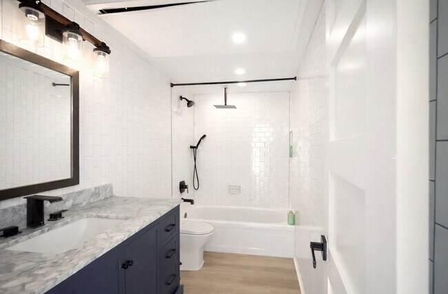 Building Photo - 12888 Montfort Dr