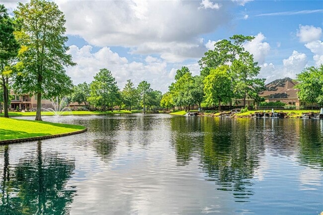 Building Photo - 2418 Hendricks Lakes Dr