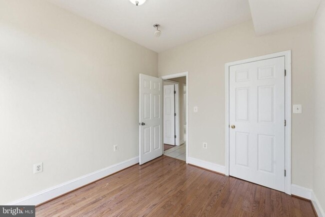 Building Photo - 1362 Irving St NW