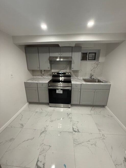 Building Photo - 61 Forest Rd