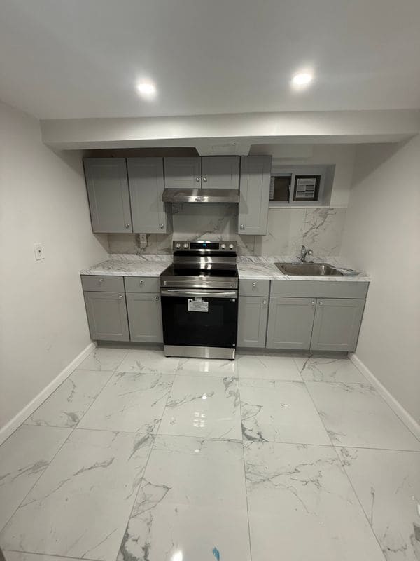 Building Photo - 61 Forest Rd