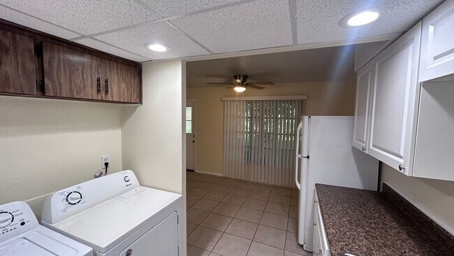 Building Photo - Unfurnished Annual Rental Available Now.