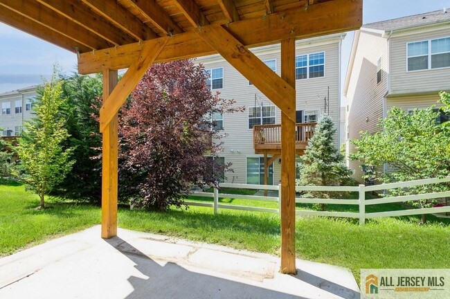 Building Photo - 1601 Hights Farm Rd S