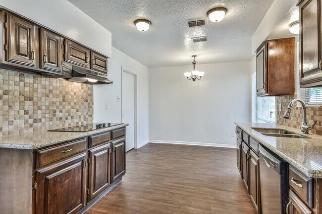 Building Photo - 16626 Royal Mile Ln