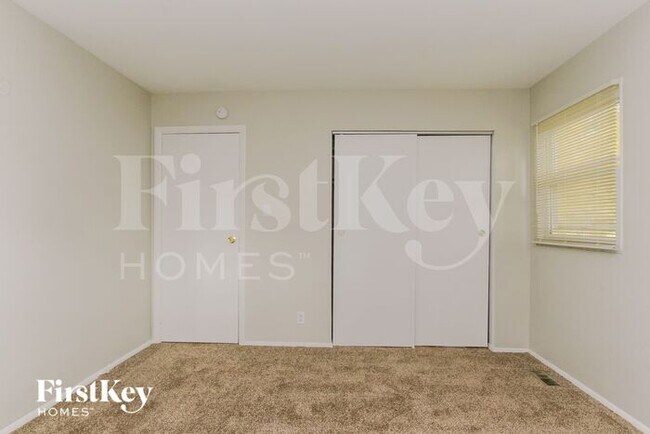 Building Photo - 6902 Echo Ln