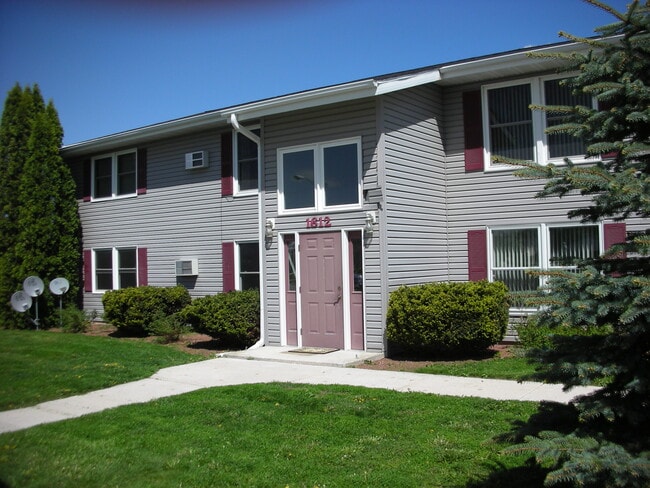 Primary Photo - Village Apartments