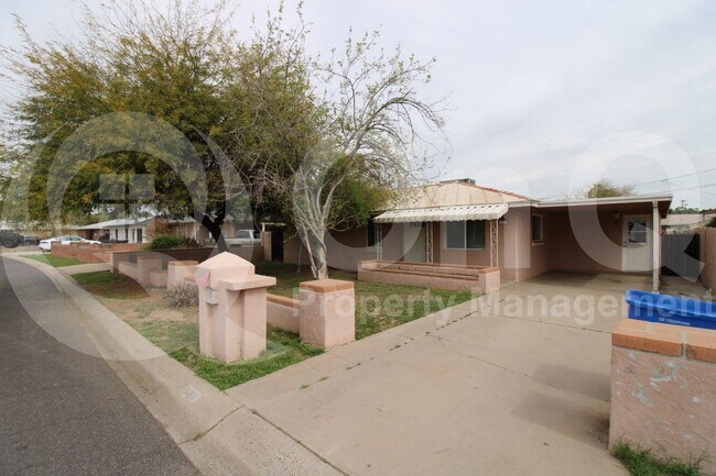 Primary Photo - 2417 N 20th Dr