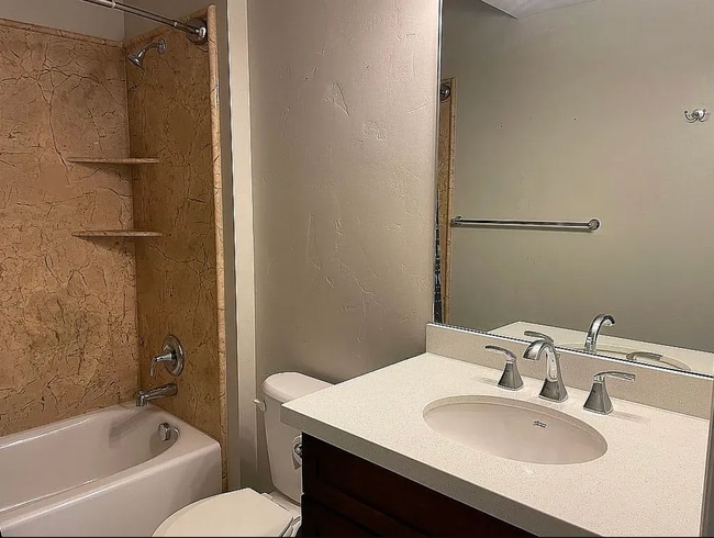 Building Photo - Modern 2 Bed 2 Bath Condo in the Heart of Downtown SLC!
