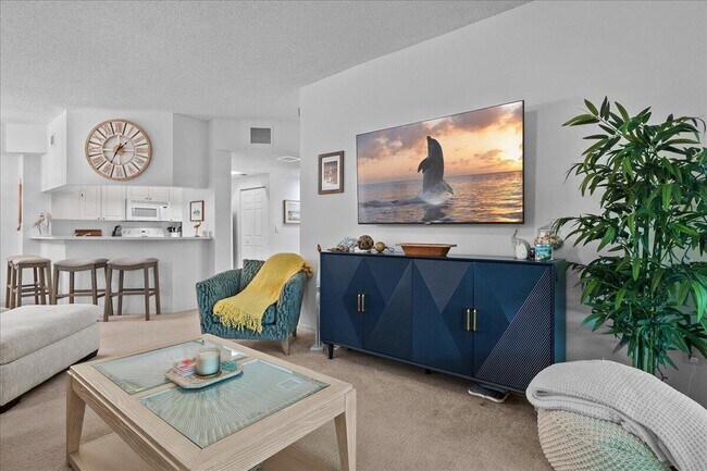 Building Photo - 3020 Alcazar Pl
