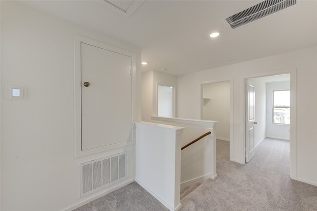 Building Photo - 16132 Holly Laurel Mnr