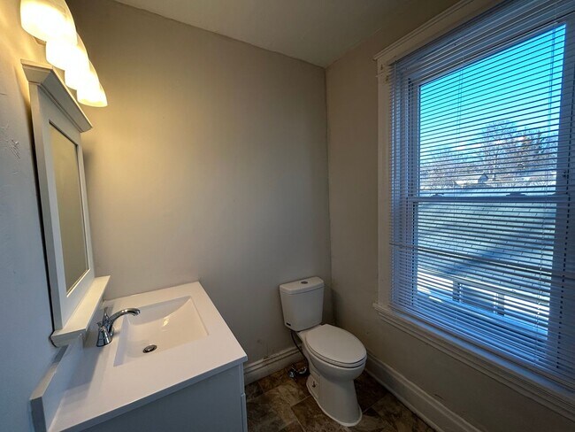 Building Photo - Newly Updated 3 bedroom 1.5 Bath in Cheviot