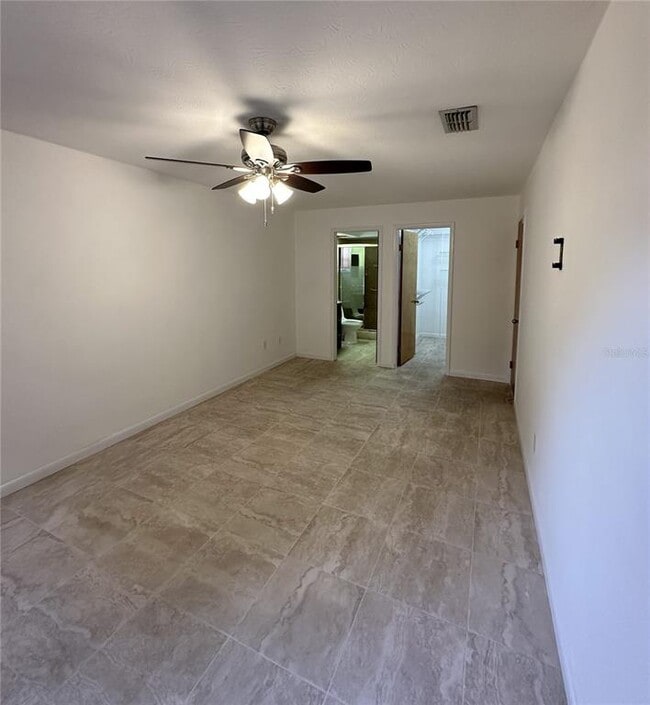 Building Photo - 6818 S Himes Ave