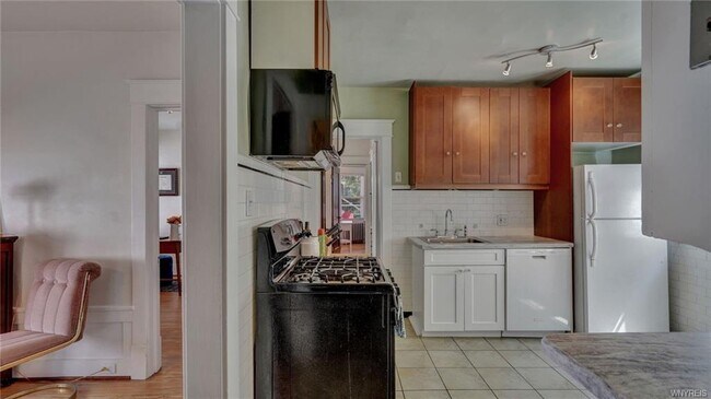 Building Photo - 59 Crestwood Ave