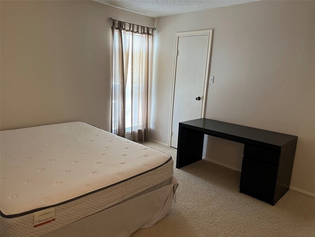 Building Photo - 7950 N Stadium Dr