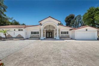 Building Photo - 16379 Meadow Ridge Way